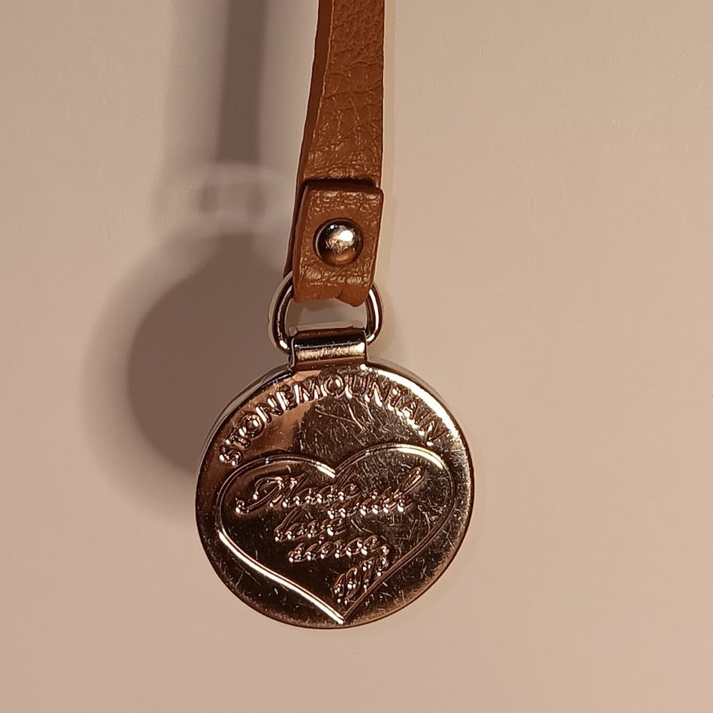 Stonemountain Keychain Fob Purse Charm Leather Strap - Picture 1 of 3